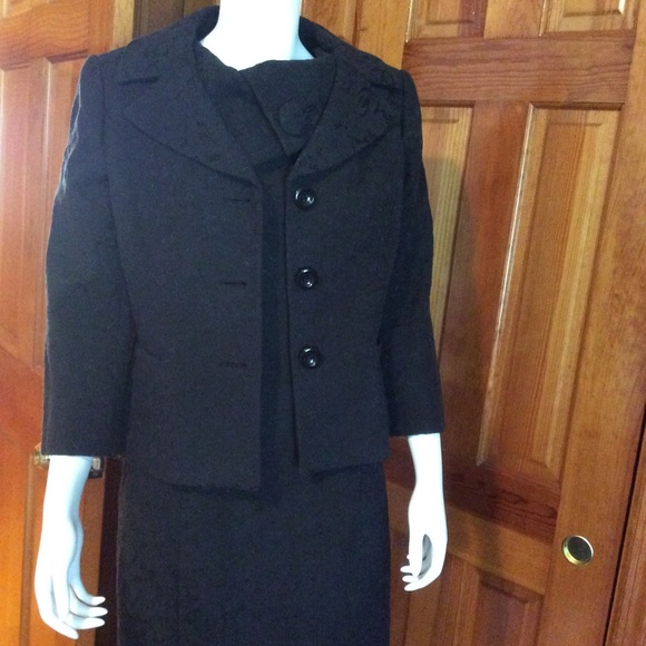 Tahari Dresses & Skirts - Tahari black suit dress